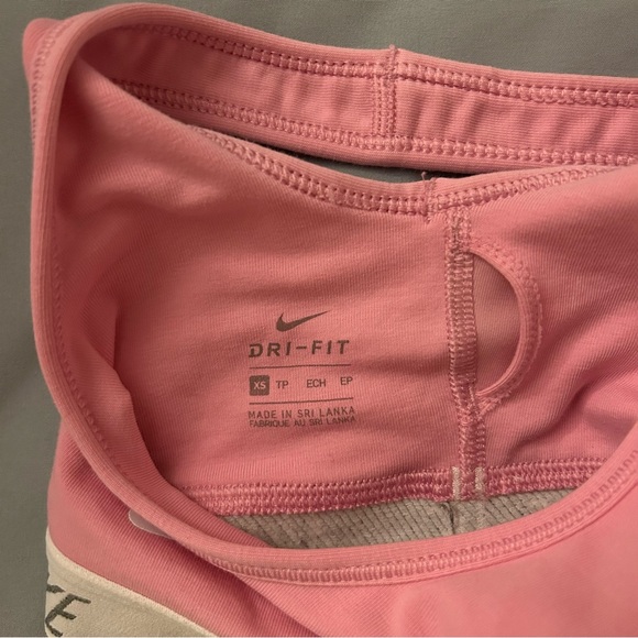 Nike sports bra - Picture 3 of 4